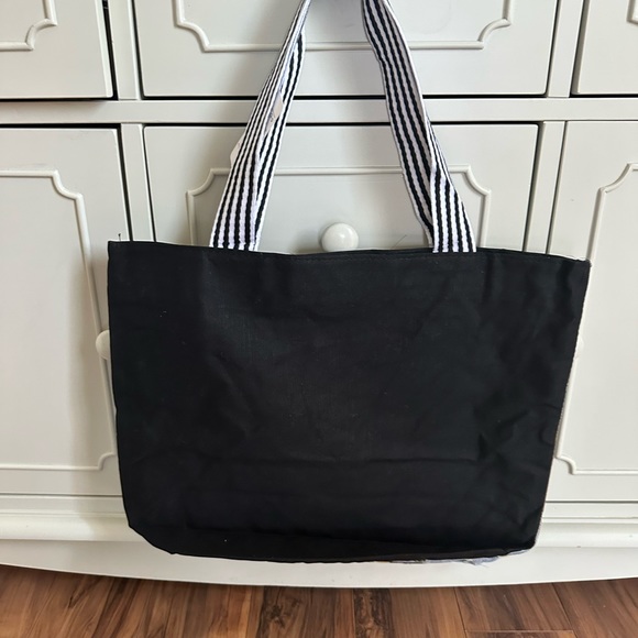 LA Sorella Zippered Bag NWT - Picture 2 of 6